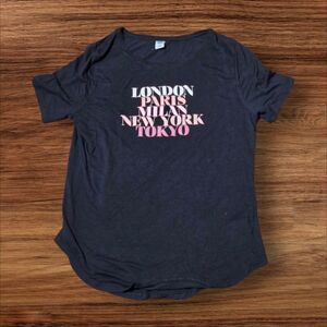 Old Navy Black Fashion Capitols Graphic Tee